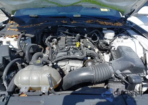 2021 Ford Mustang Ecoboost Premium Fastback z USA, uszkodzony, nr VIN 1FA6P8TH6M5115299